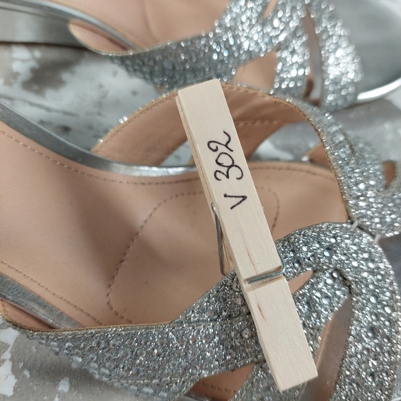 I. Miller Women's Silver Glitter Strappy Wedge Comfort Sandals V302 - Picture 9 of 9